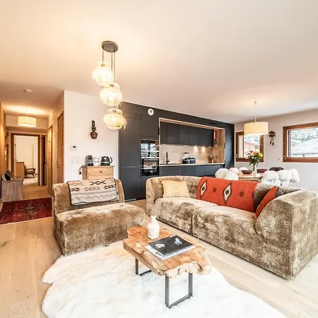 Centaurea - By Emerald Apartment *