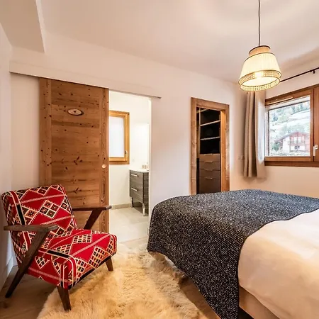 Centaurea - By Emerald Megève