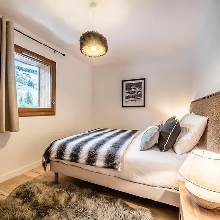 Centaurea - By Emerald 梅杰夫