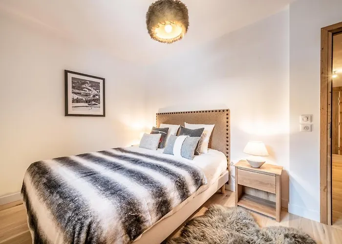 Centaurea - By Emerald *